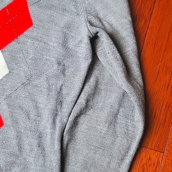 New York & Company Grey Argyle Red and White Patterned V-Neck Sweater - Picture 5 of 9
